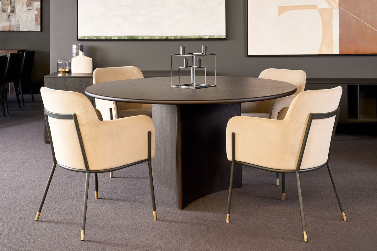 Experience the Ultimate Style and Sophistication with Tommy Franks Furniture.
