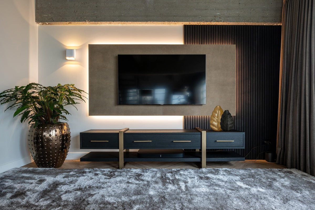 How to Style a Small Living Room Without Sacrificing Luxury