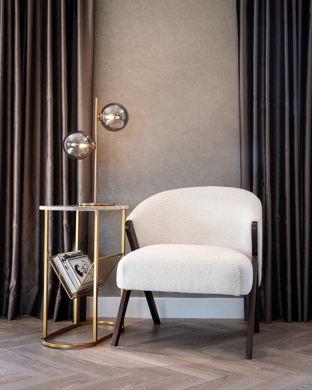 Lounge chair Mia white bouclé