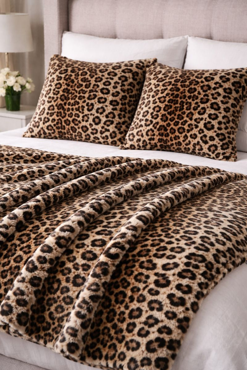 Paul Moneypenny Deafleopard Throw