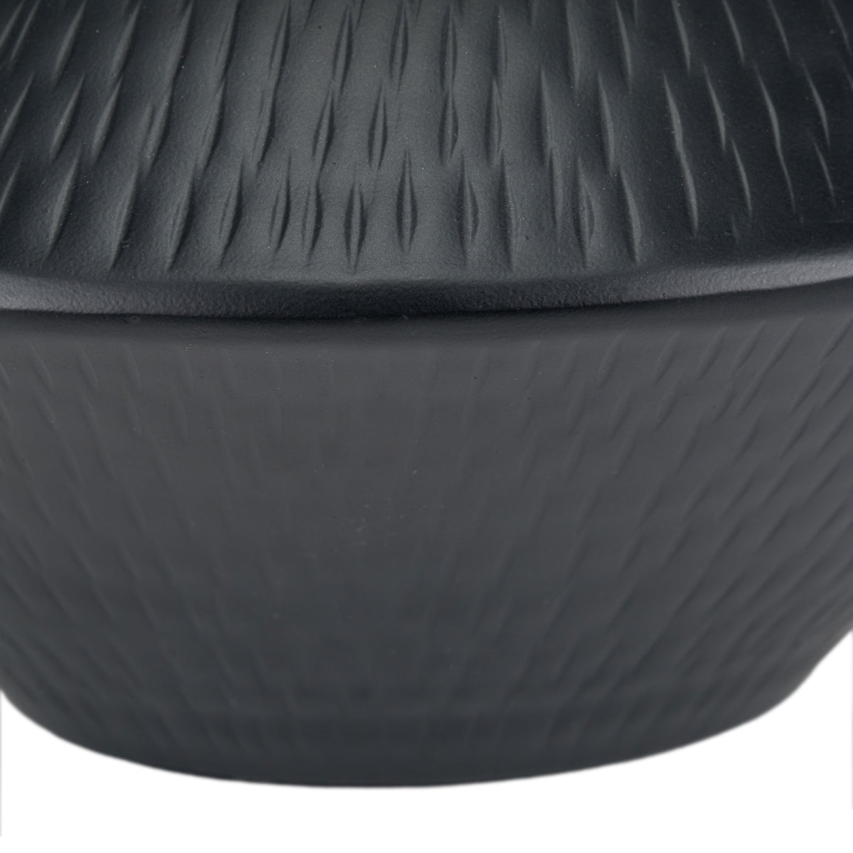 Nila Black Hammered Metal Diamond Table Lamp