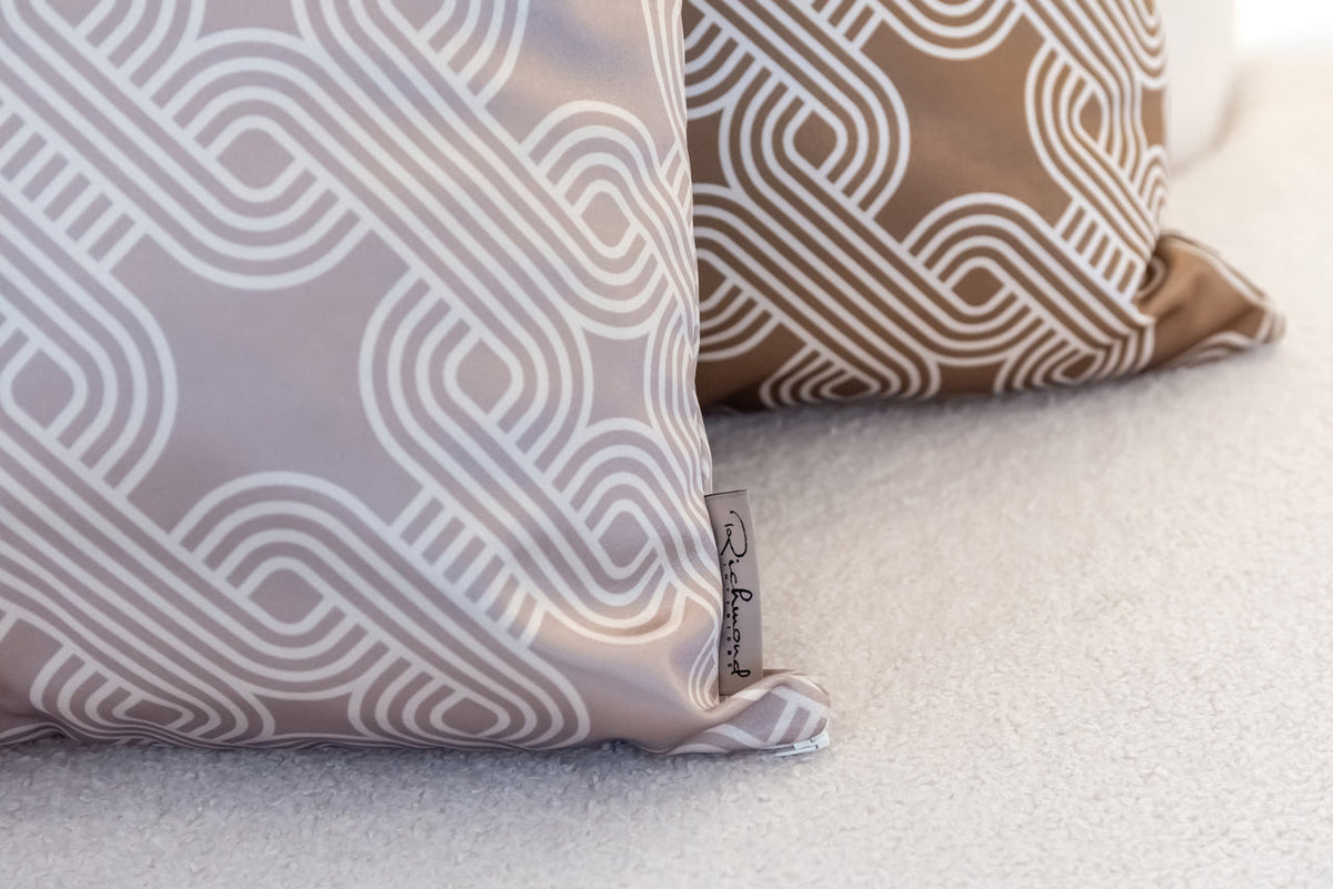 Cushion Marsha quadrant sand 50x50