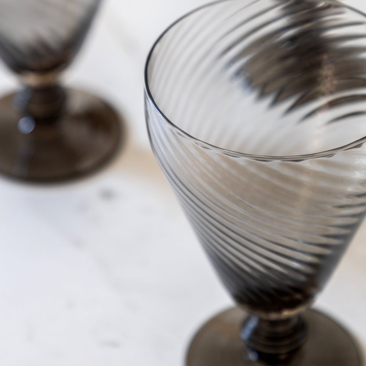 Swirl Wine Glass Smoked Grey 4pk