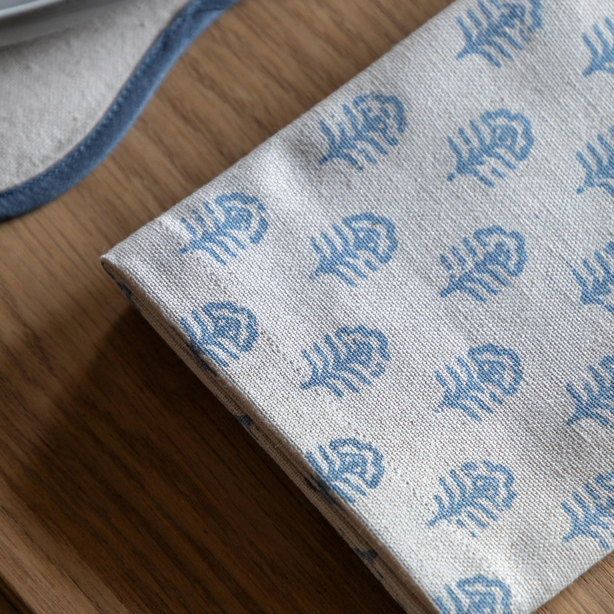 Fleur Floral Stamp Napkins Blue 4pk