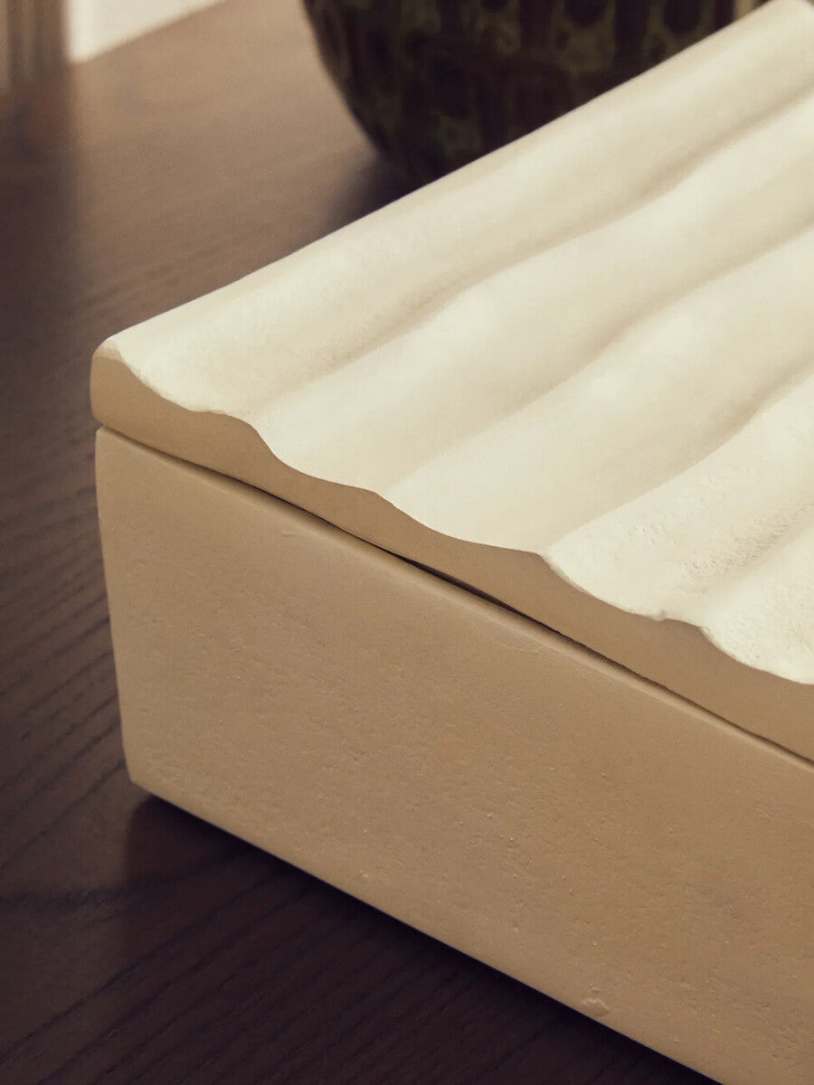 Mira Small Ivory Finish Rippled Box