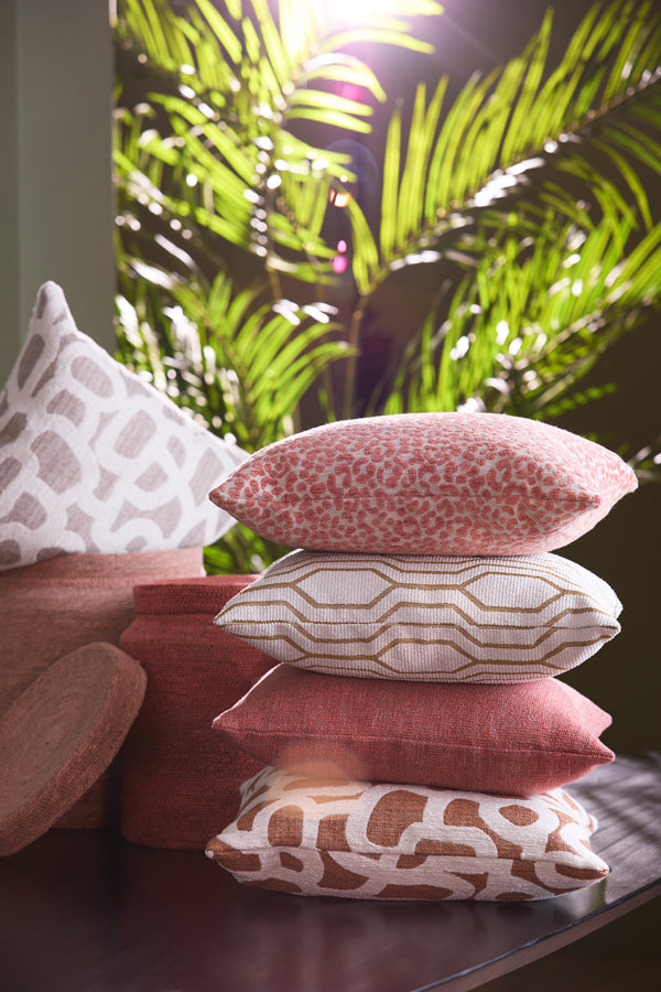 Cushion 45x45 cm SAFFORD sand+coral feather filled