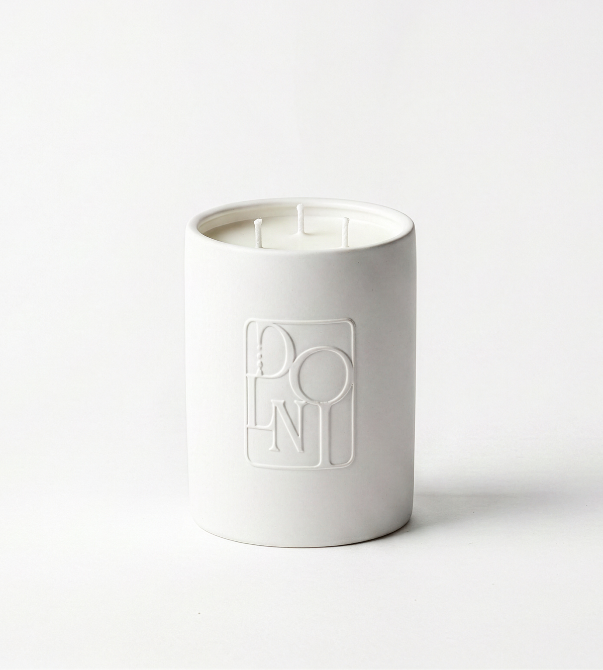 Dolni Large White Ceramic 600g Amber & Patchouli Candle