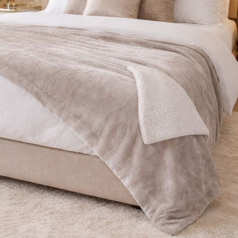 Malini Cosy Silver Throw