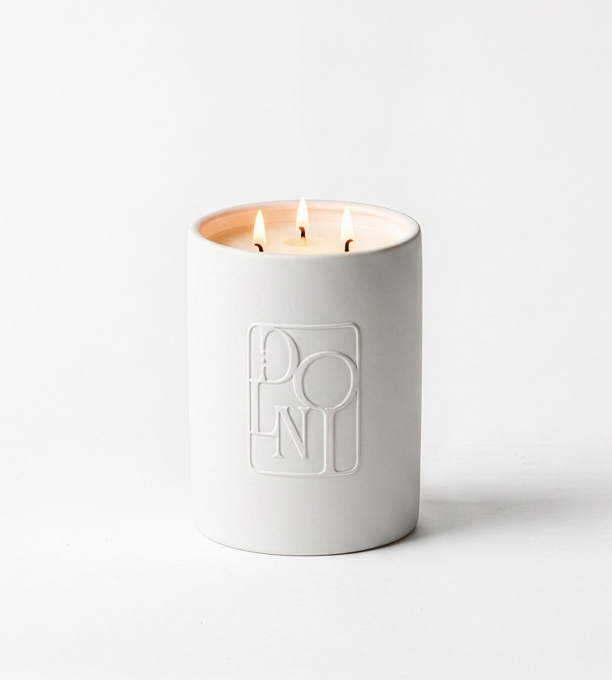 Dolni Large White Ceramic 600g Amber & Patchouli Candle