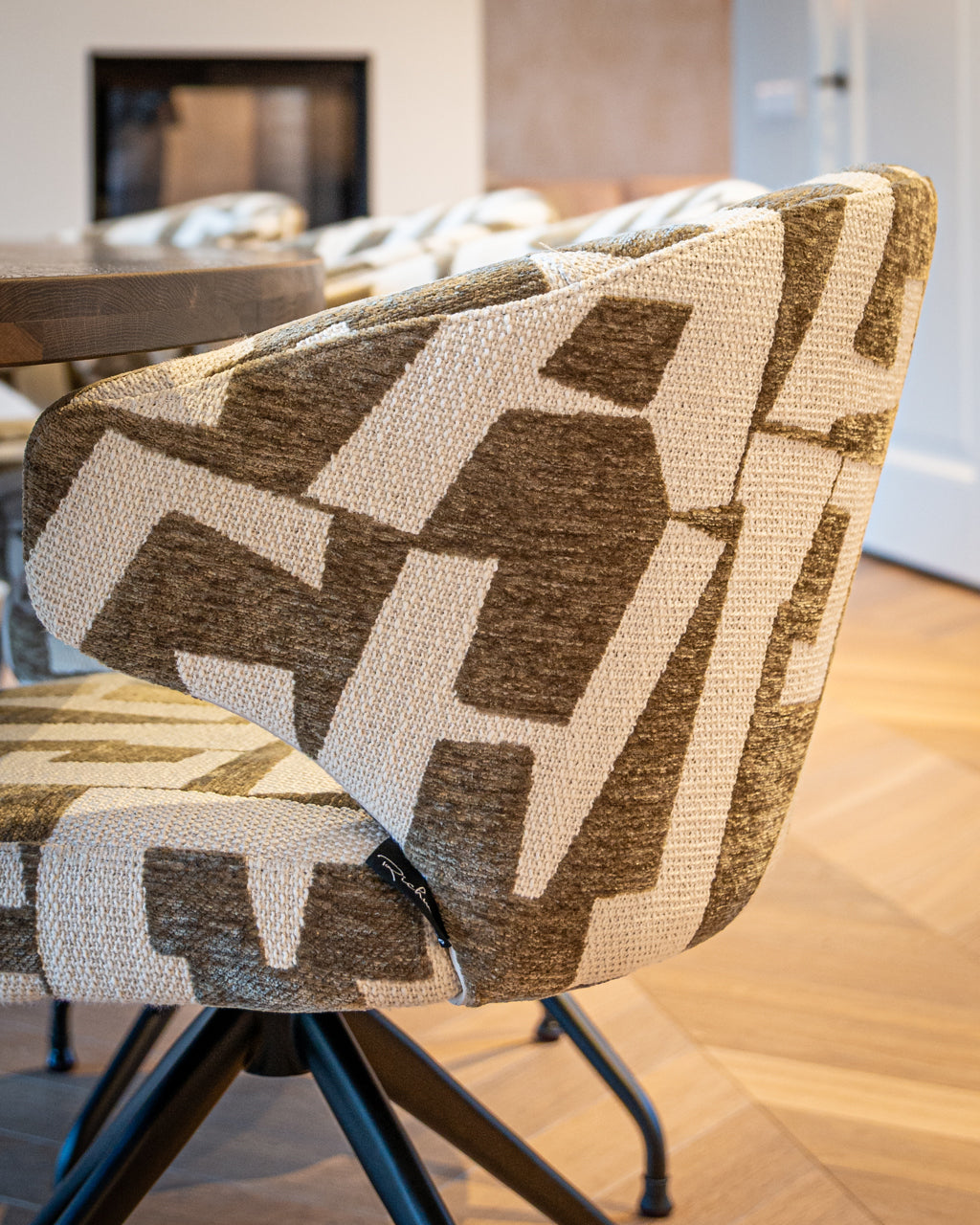 Dining chair Milly moss graffic swivel