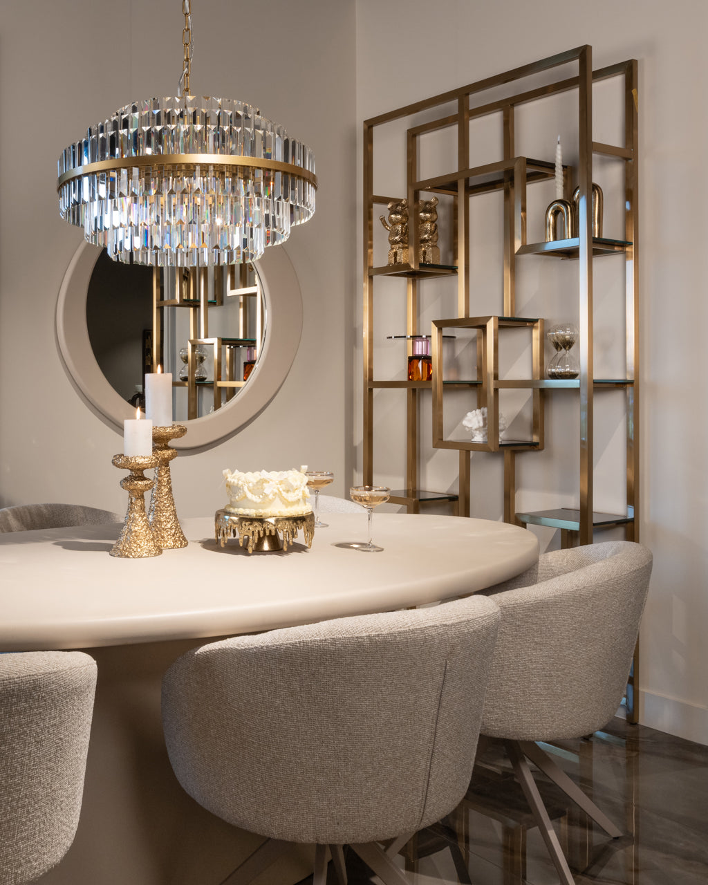 Display cabinet Magnus brushed gold