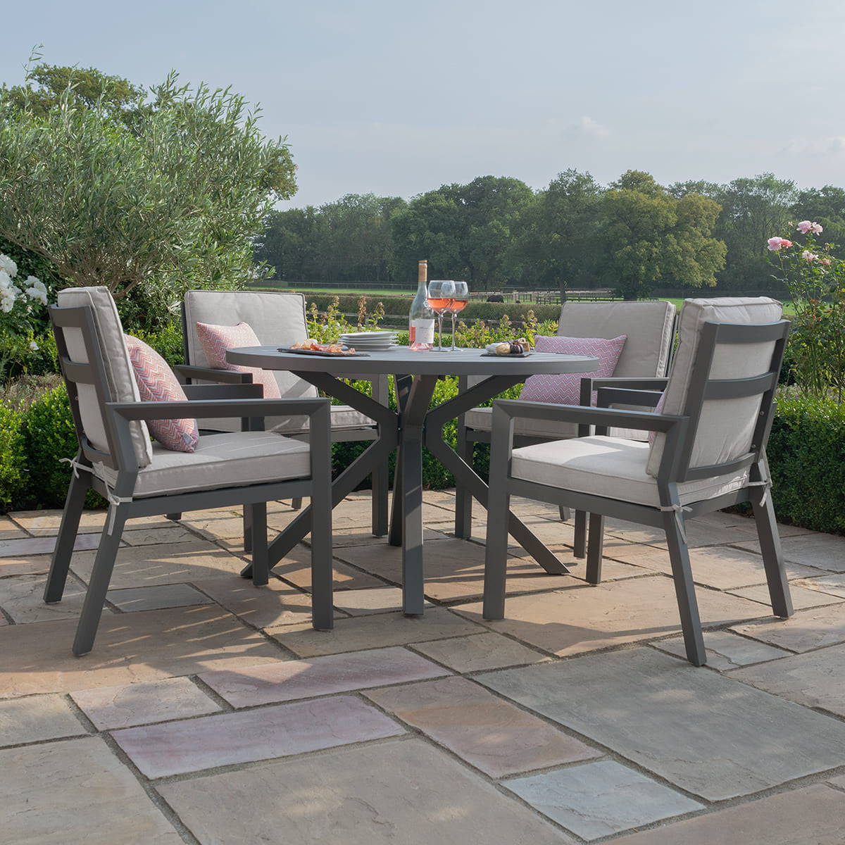 New York 4 Seat Round Dining Set / Dove Grey