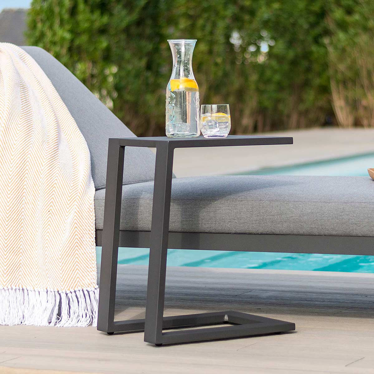 Aluminium Side Table / Grey