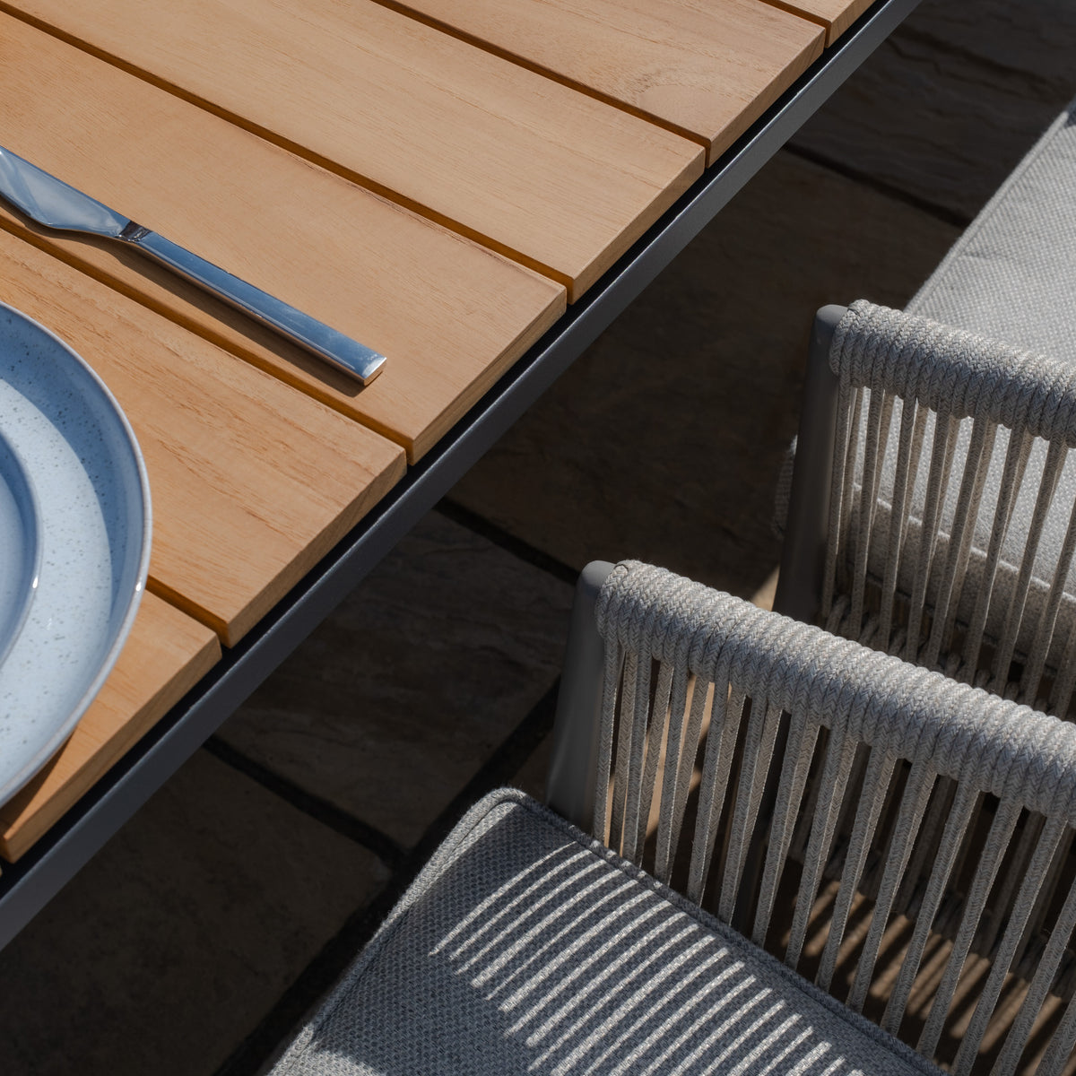 Jakarta Teak Rectangular Extending Dining Table With Maldives Dining Chairs - Cool Linen