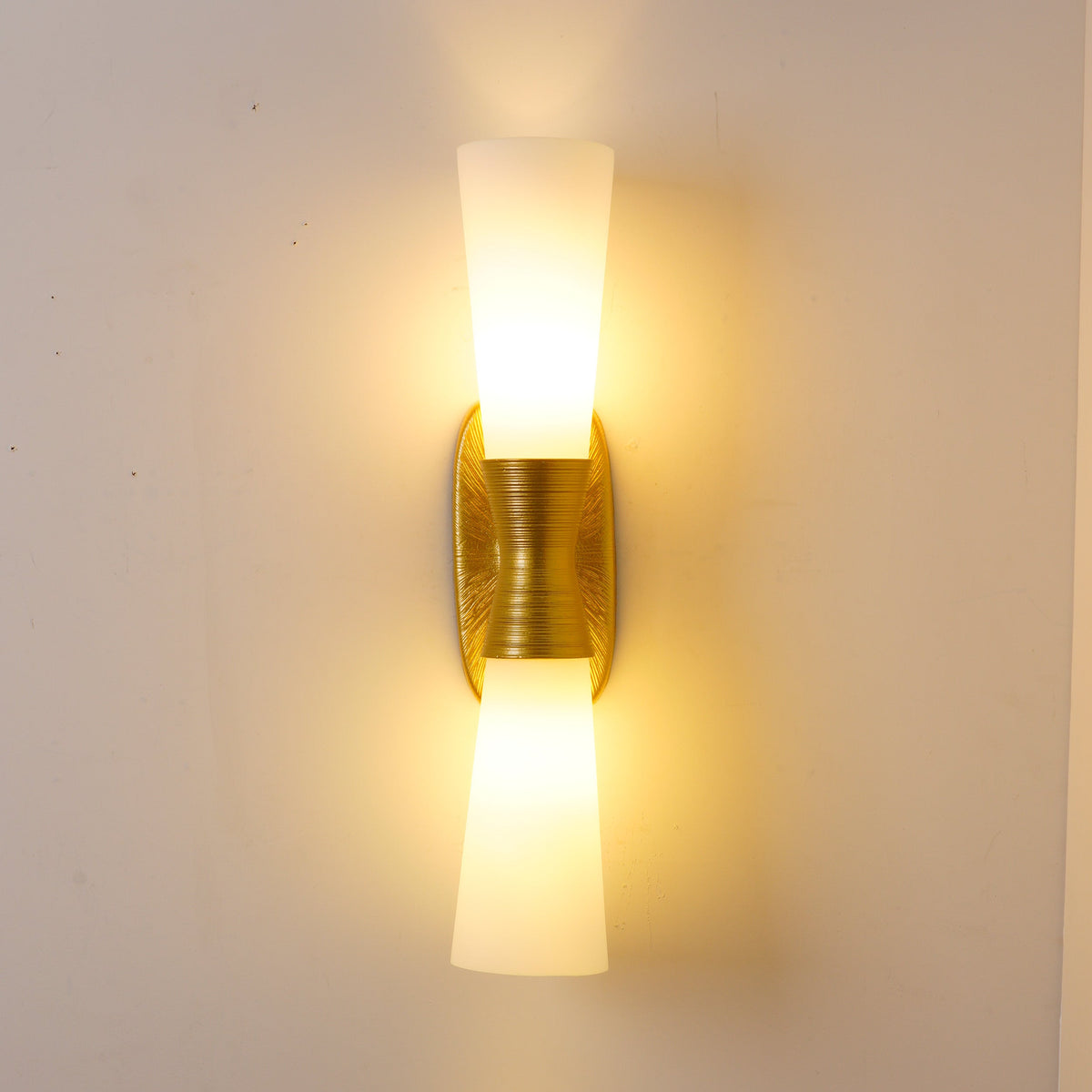 Lorena Wall Lamp.