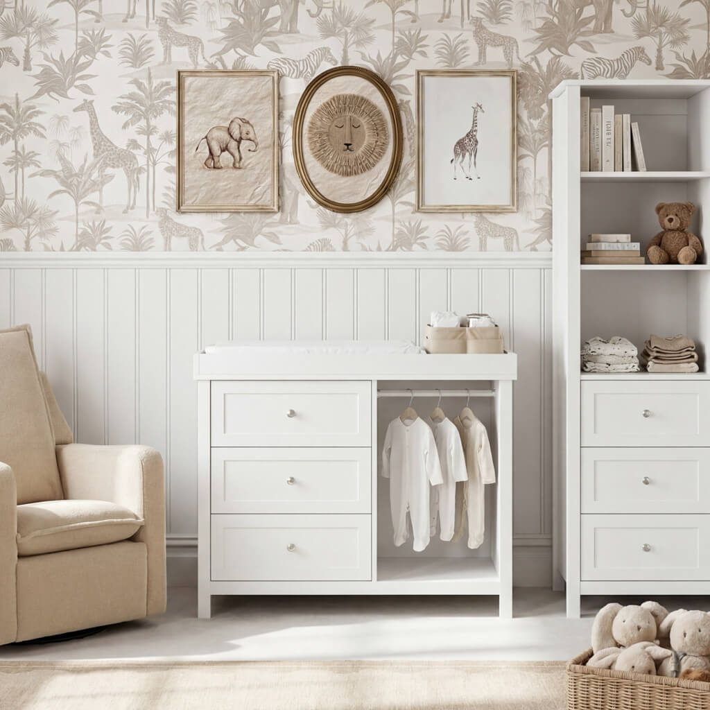 Wanderer Wide Changing Unit White