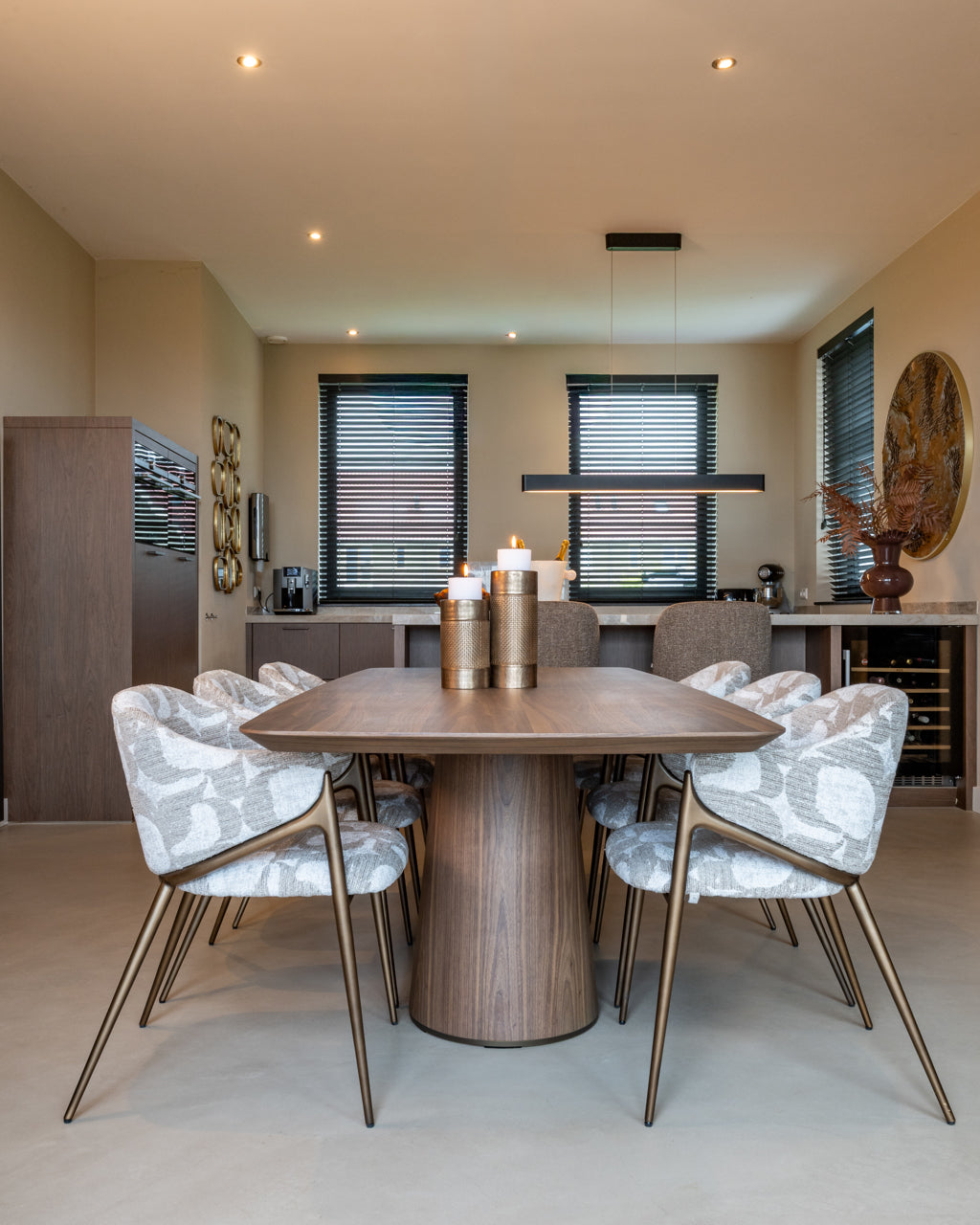 Dining table Windsor walnut 230
