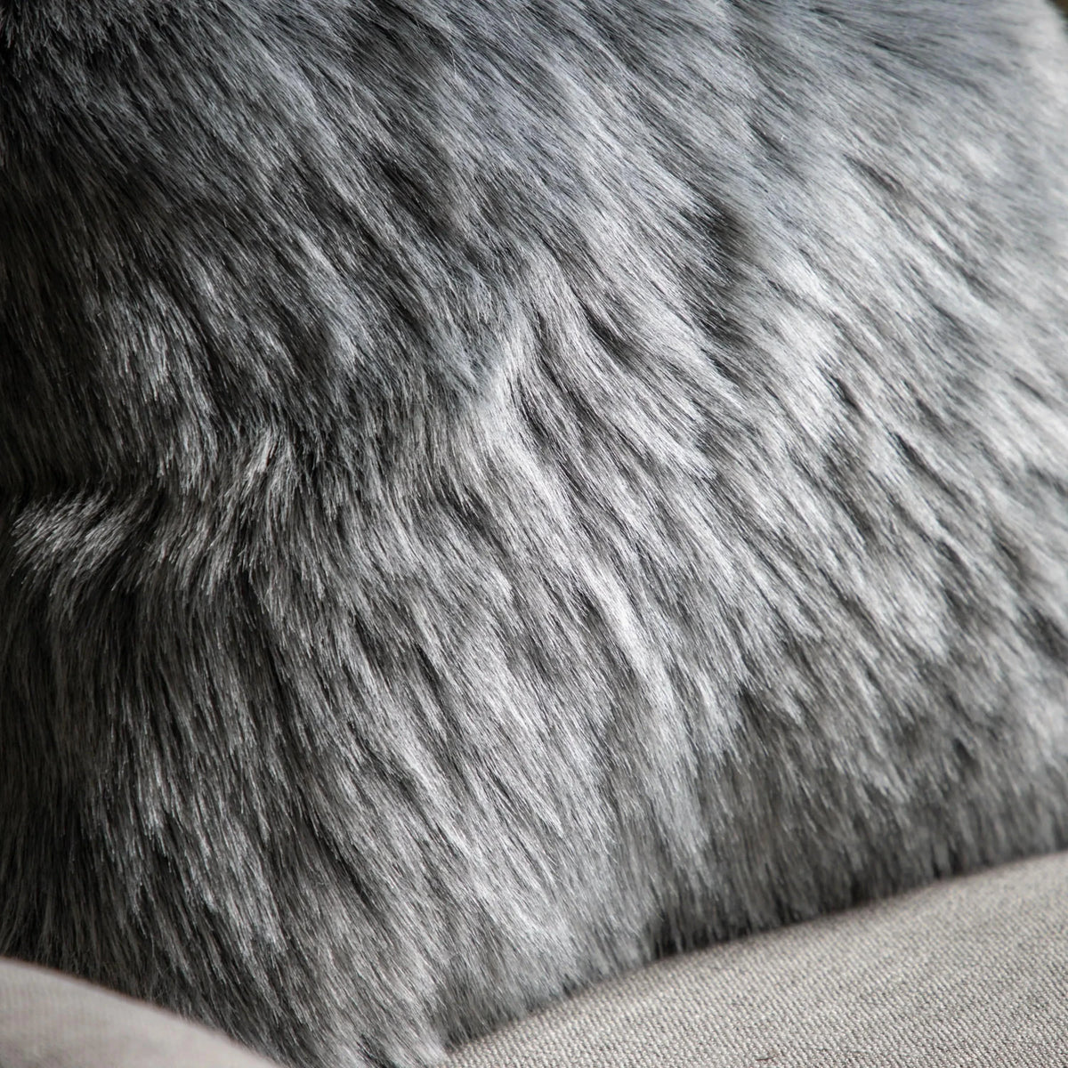 Alaskan Faux Fur Cushion Premium.
