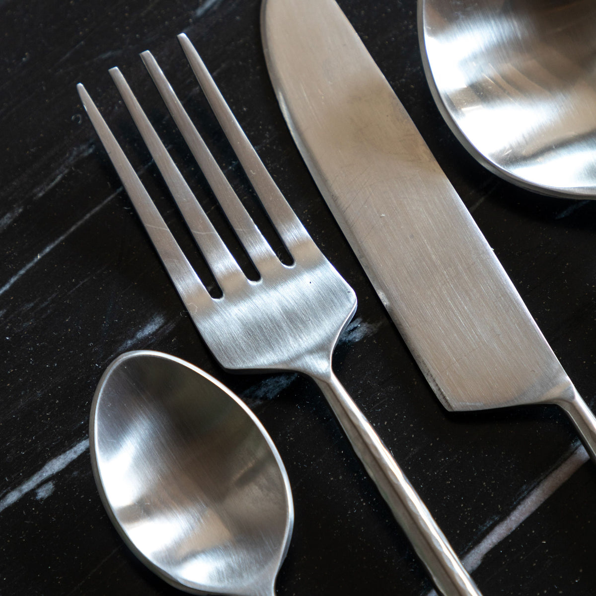 Bodhi Accessories Alora Cutlery Pewter Set of 16 House of Isabella UK