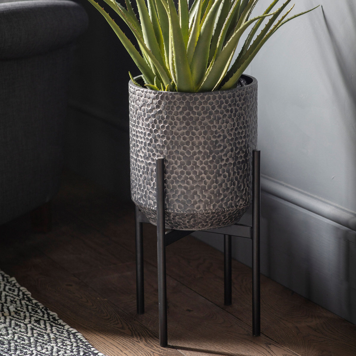 Angerton Metal Planter Black Large.