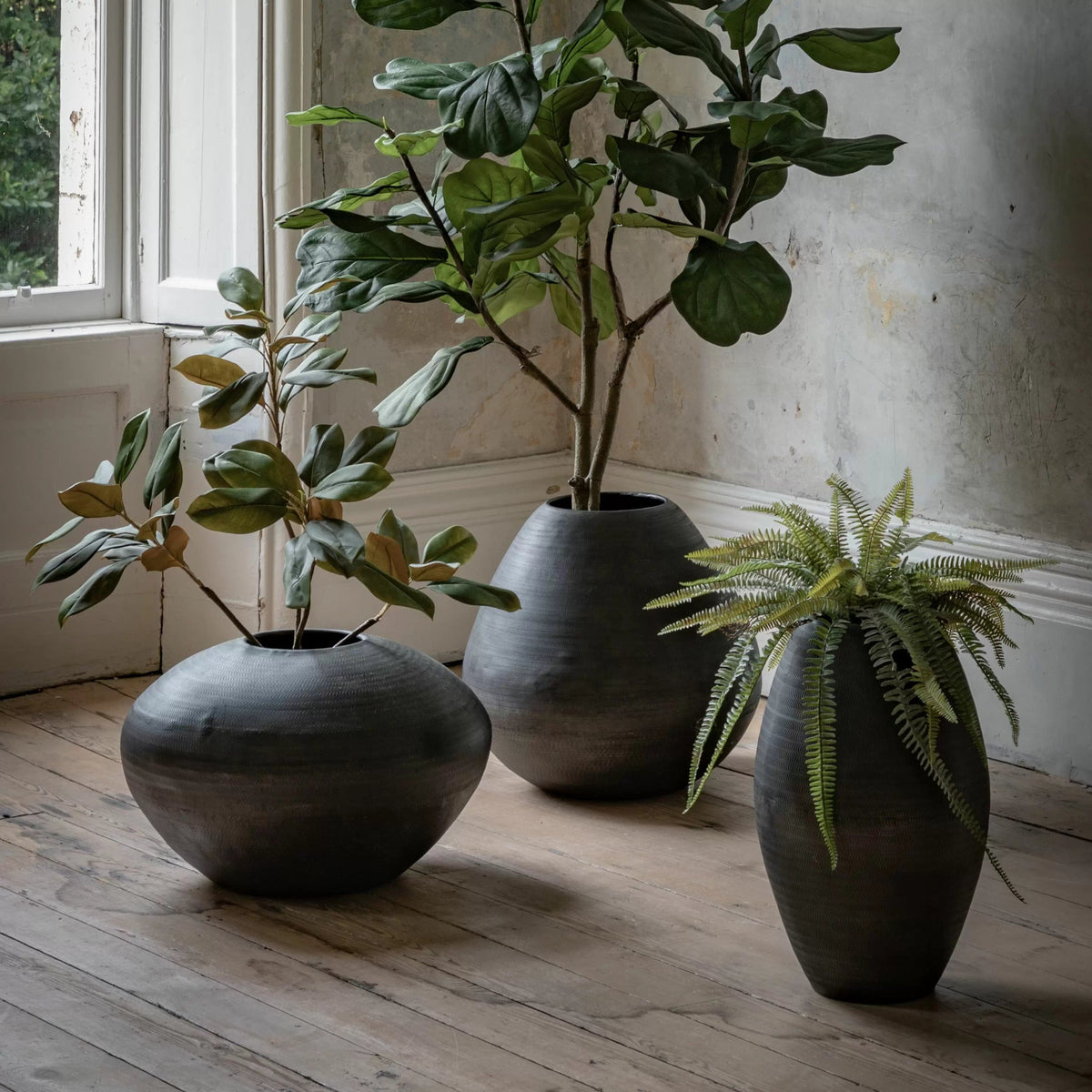 Artistic Aluminium Vase Chatai.