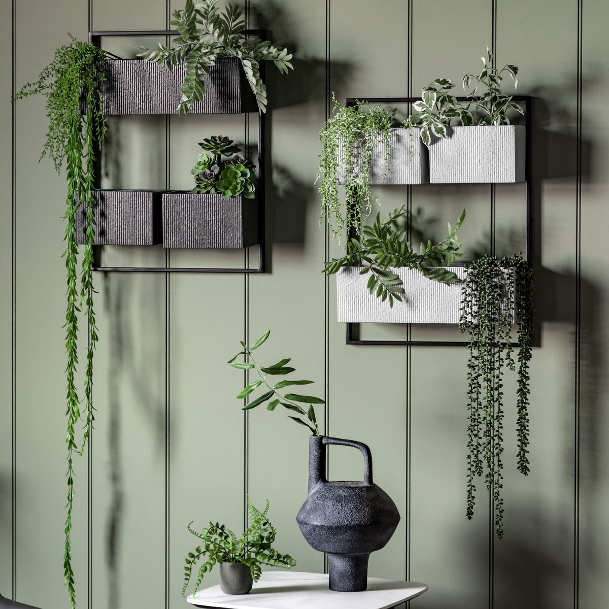 Boarstall Wall Planter - Black.