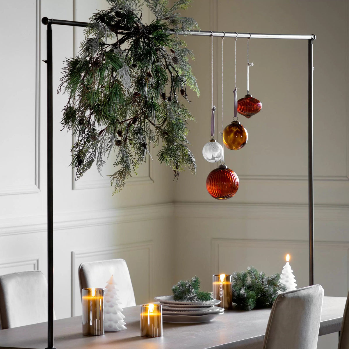 Brogdale Hanging Bar Black.