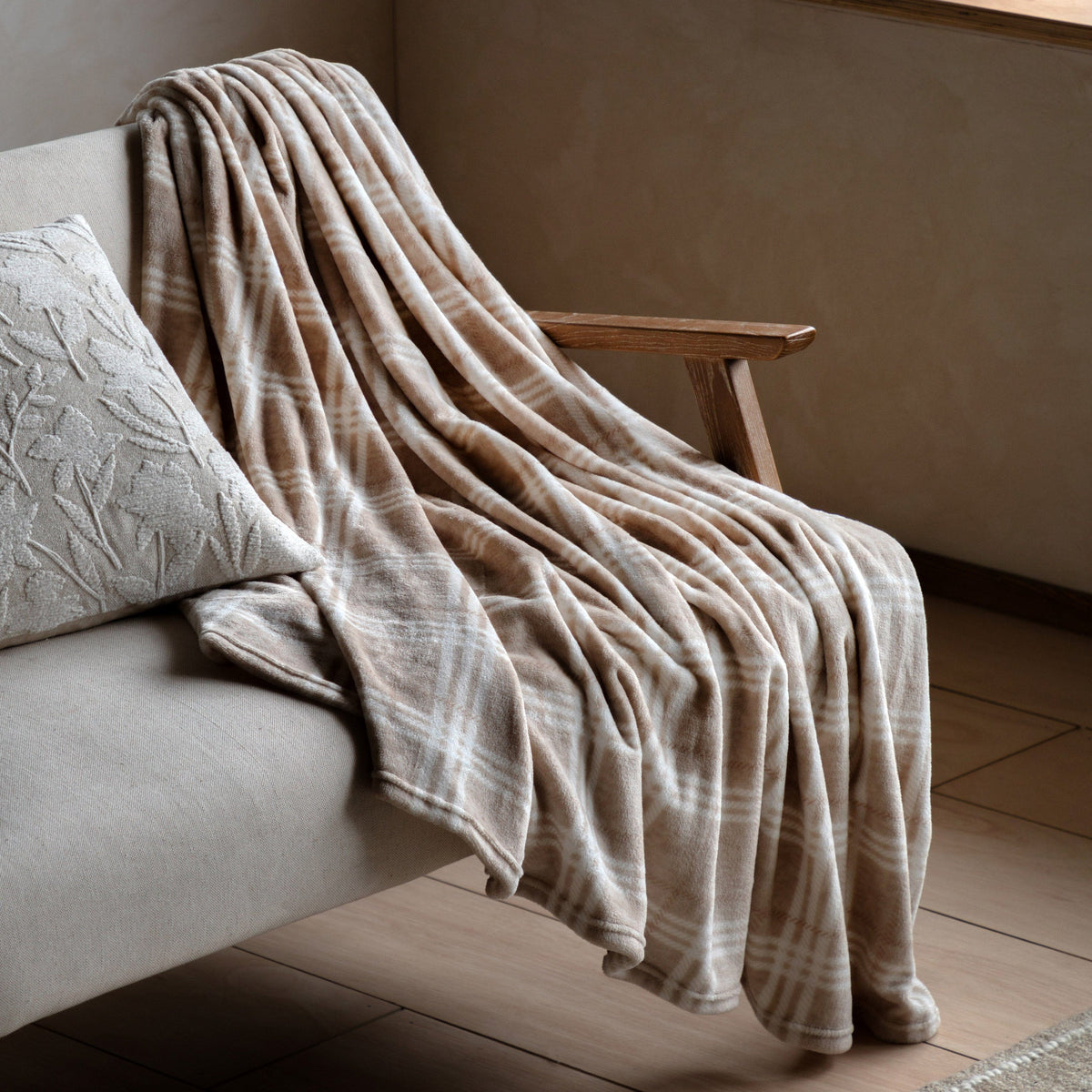 Bodhi Accessories Checkmate Rolled Fleece Almond House of Isabella UK