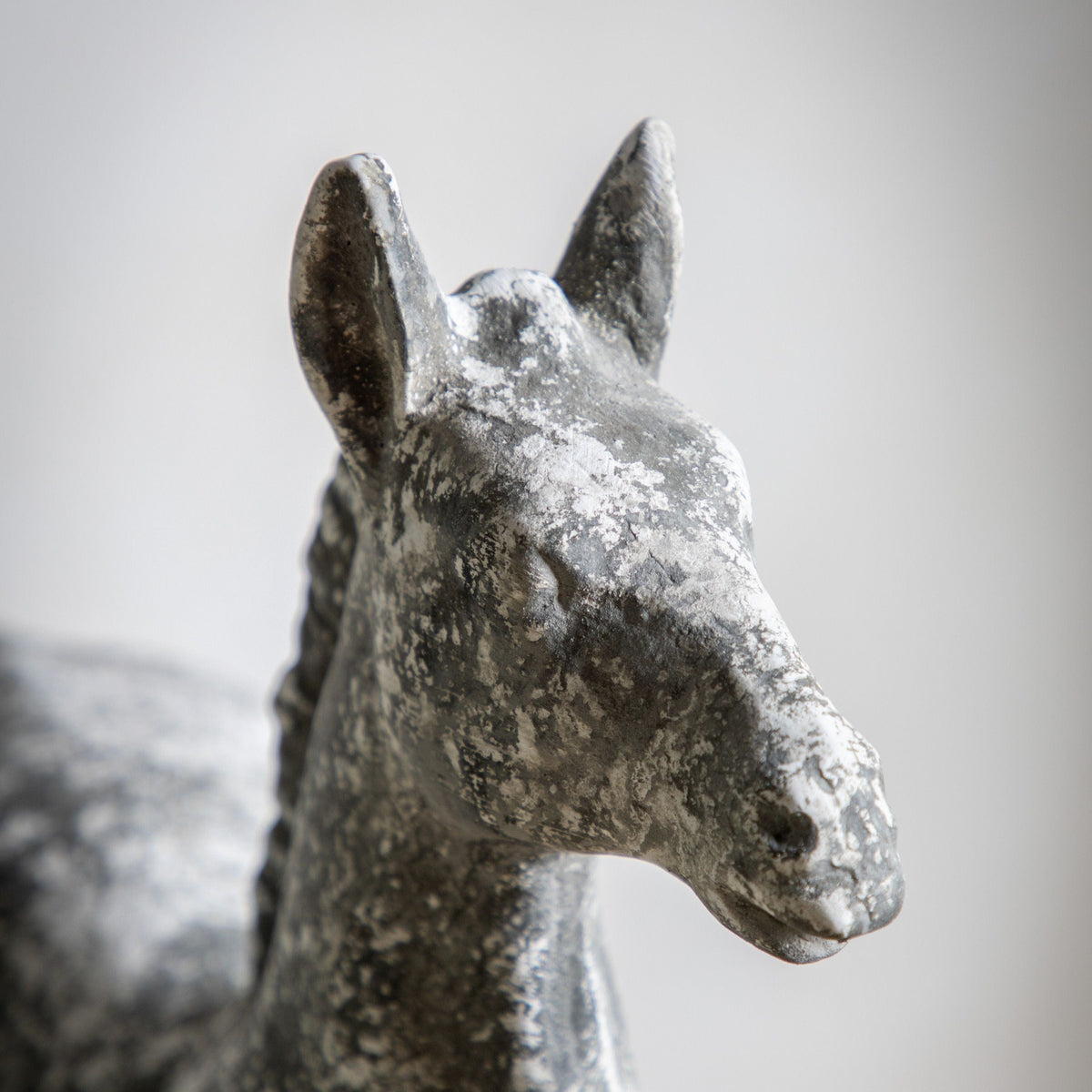 Cockermouth Horse Antique White.