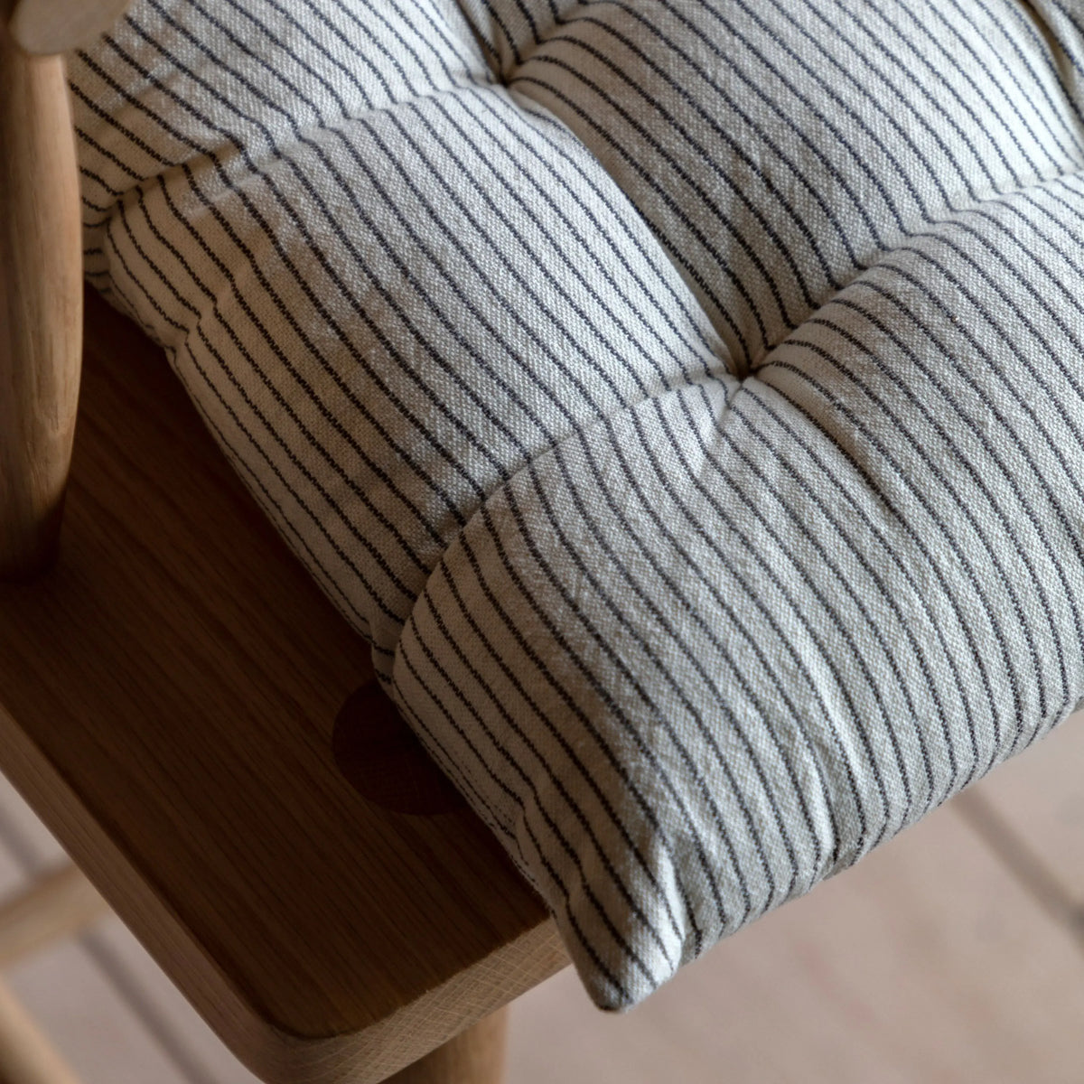 Bodhi Accessories Fairford Woven Stripe Seatpad Cream House of Isabella UK