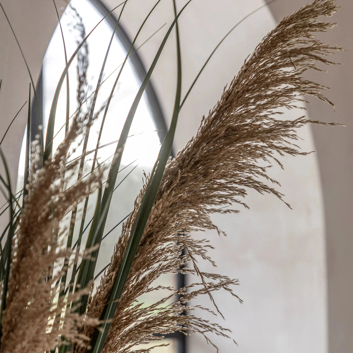 Bodhi Accessories Faux Grass with Feather Seed 12pk House of Isabella UK