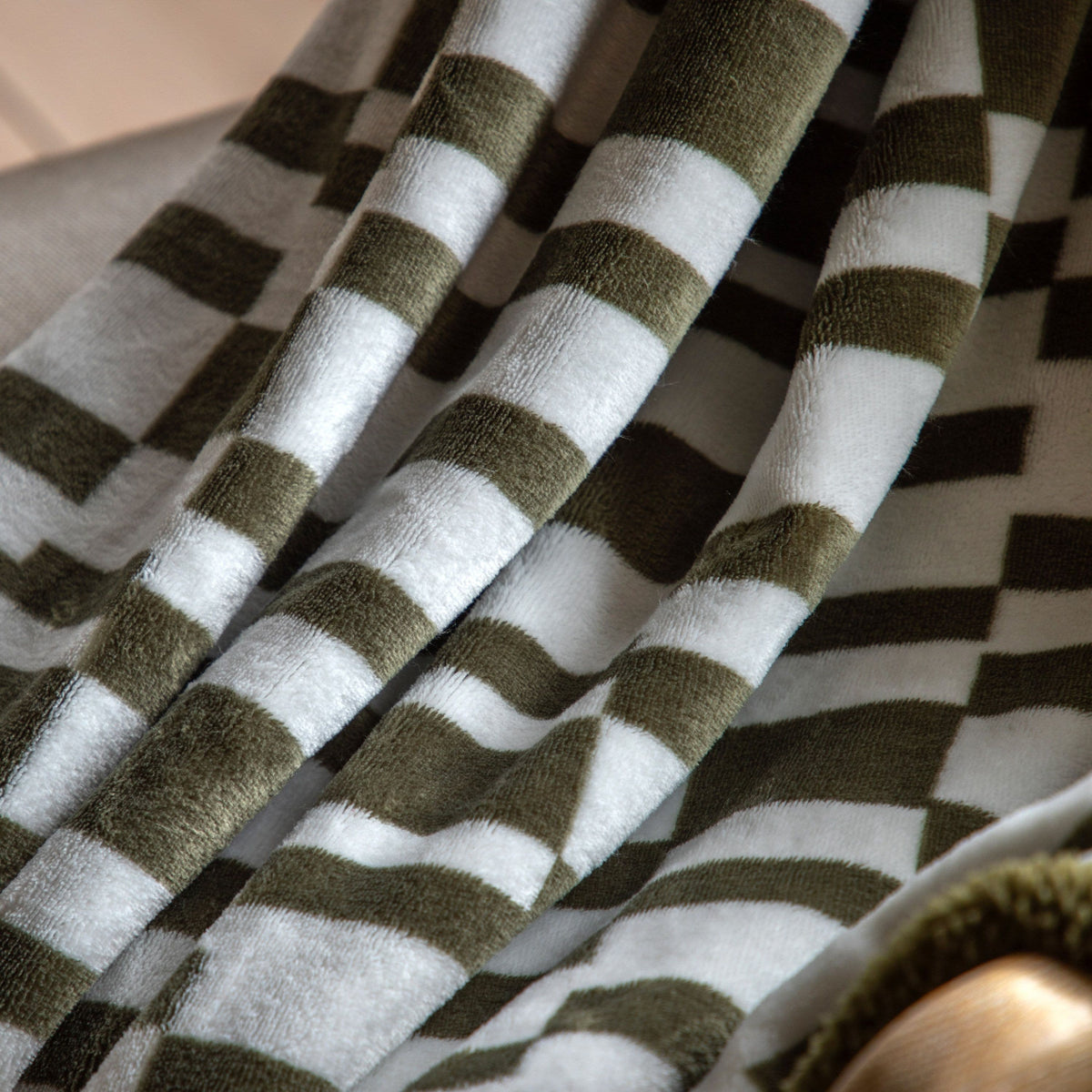 Bodhi Accessories Lohko Sherpa Throw Olive House of Isabella UK