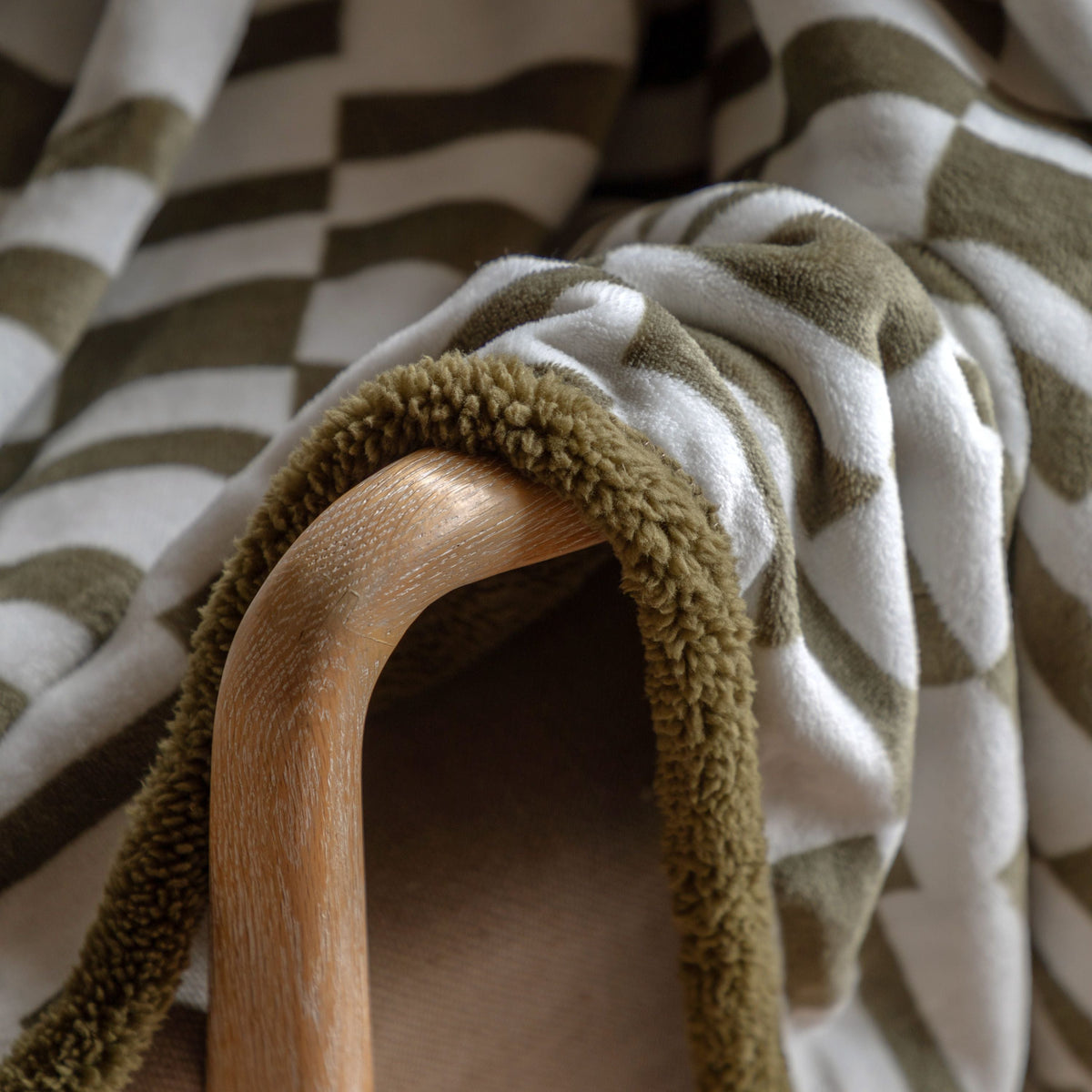 Bodhi Accessories Lohko Sherpa Throw Olive House of Isabella UK