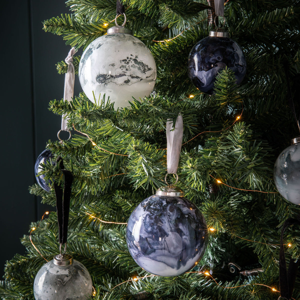 Bodhi Accessories Marbled Bauble Grey 6pk Large House of Isabella UK