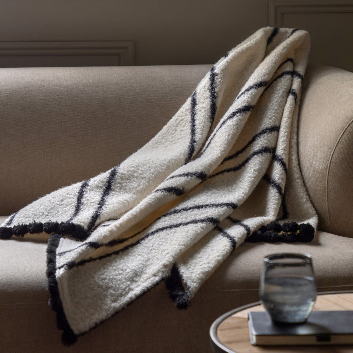 Bodhi Accessories Ophelia Scalloped Throw Cream & Black House of Isabella UK