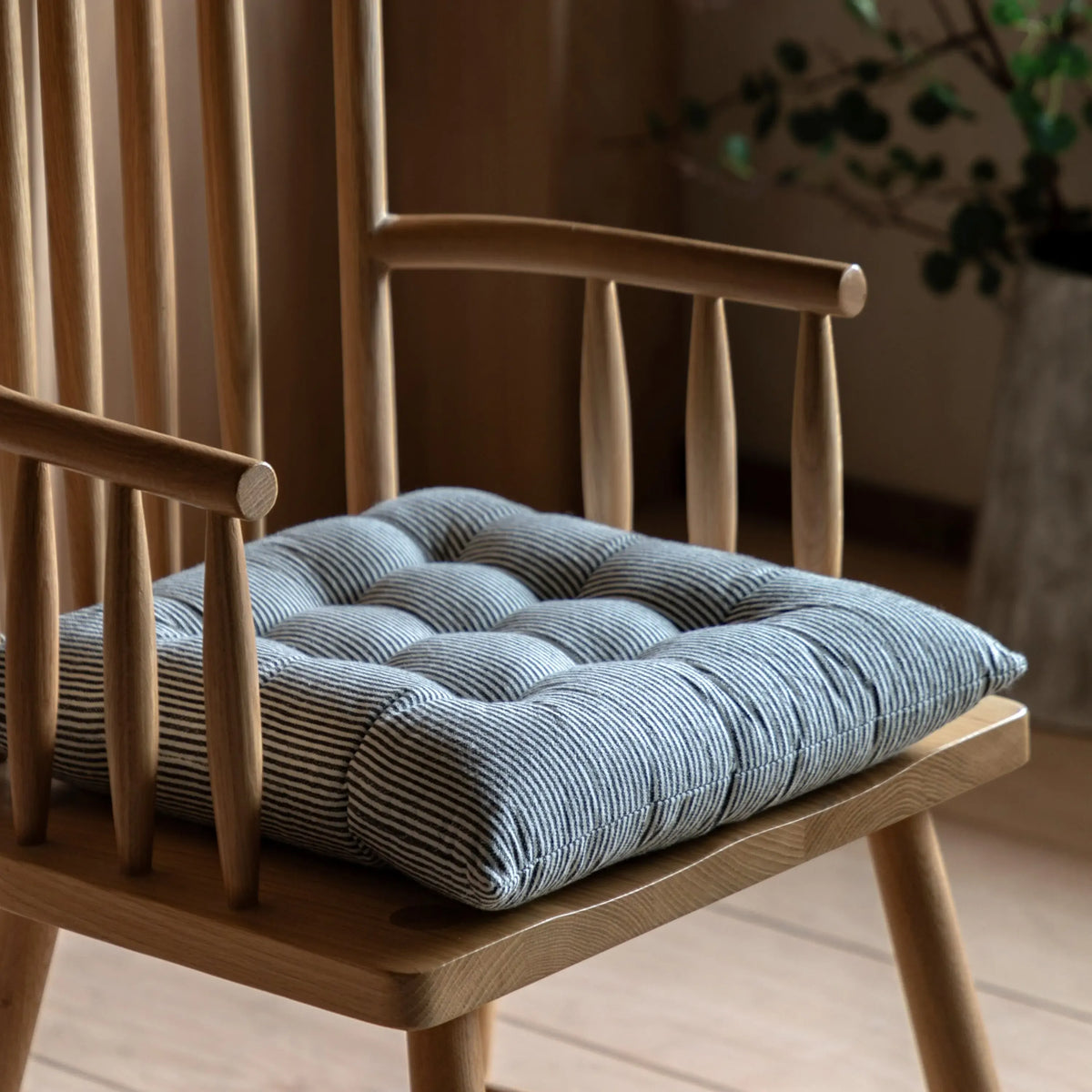 Bodhi Accessories Windsor Woven Stripe Seatpad Ink Blue House of Isabella UK