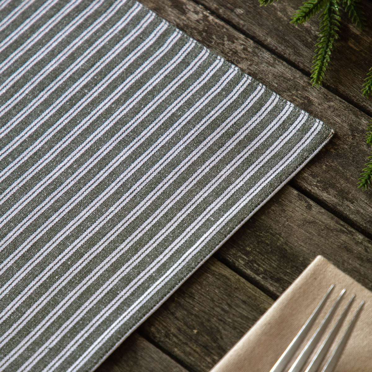 Bodhi Accessories Woodland Festive Stripe Placemats 4pk House of Isabella UK