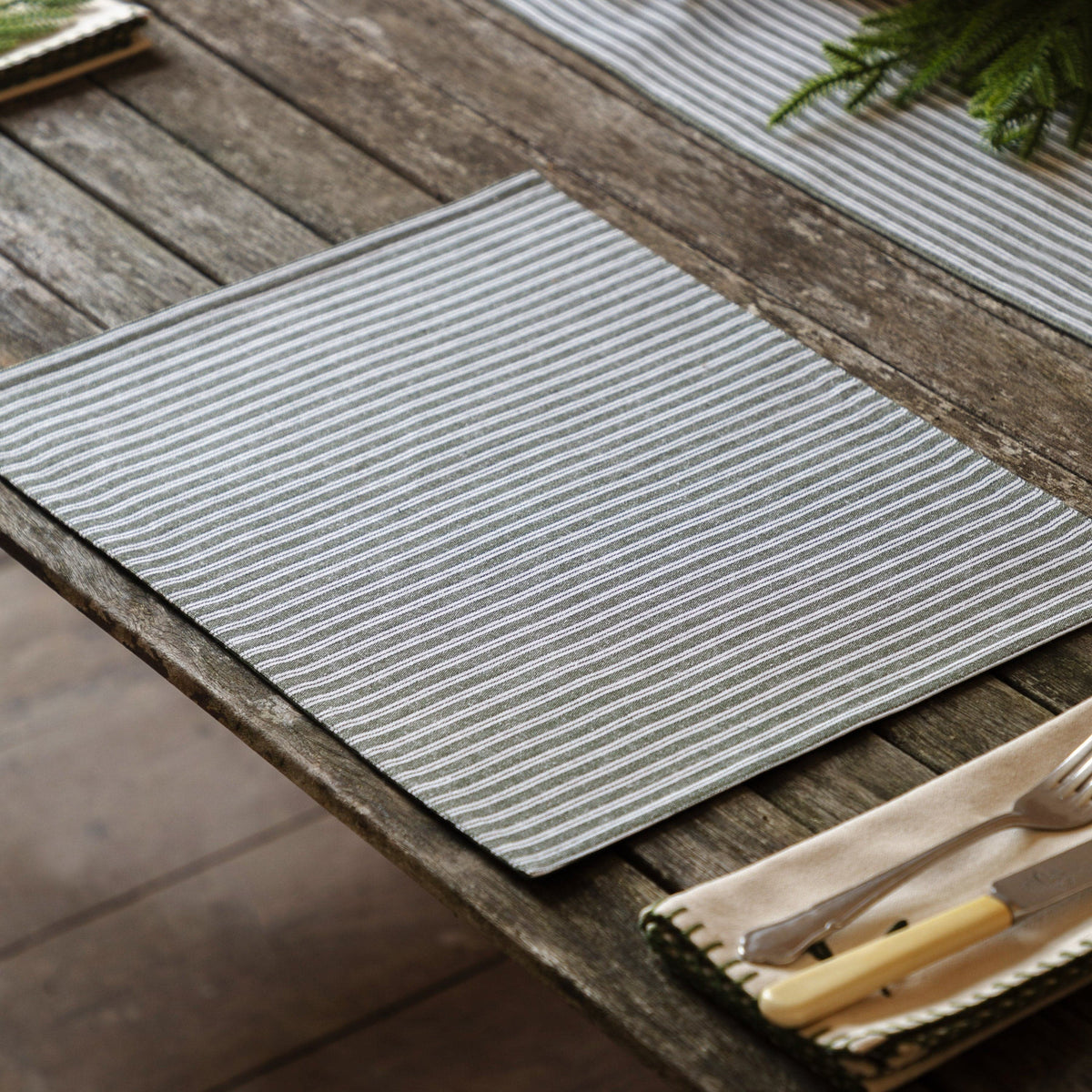 Bodhi Accessories Woodland Festive Stripe Placemats 4pk House of Isabella UK