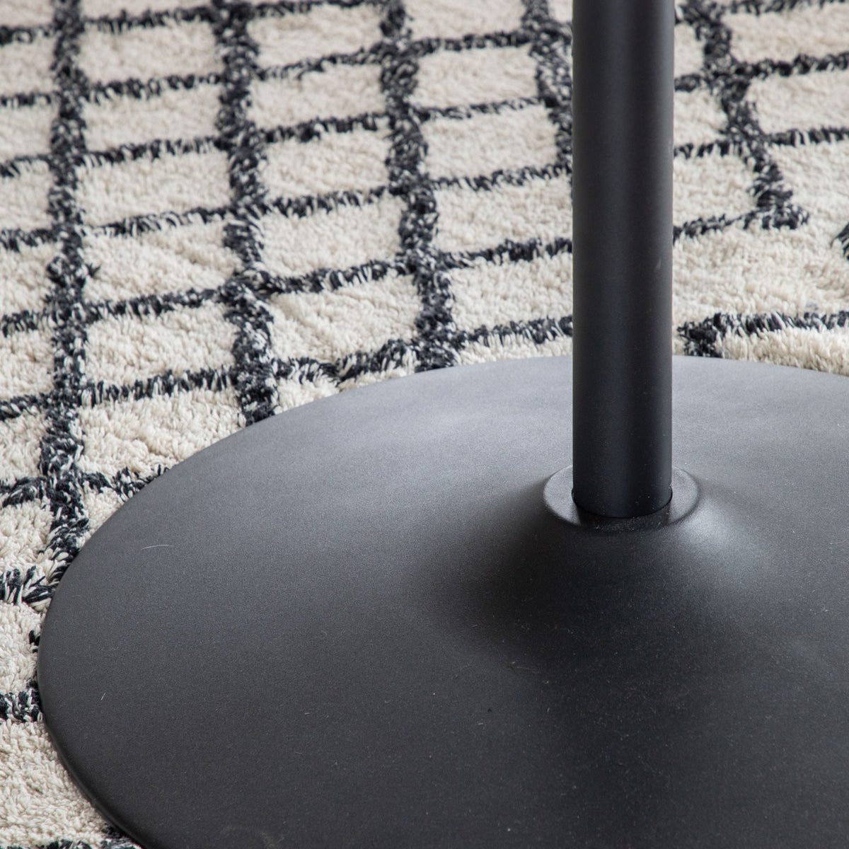 Cadsden Dining Table - White.