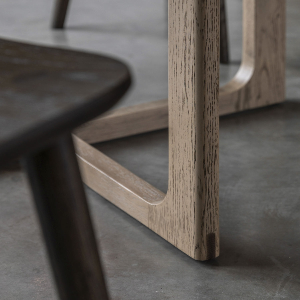 Craft Round Dining Table Smoked.