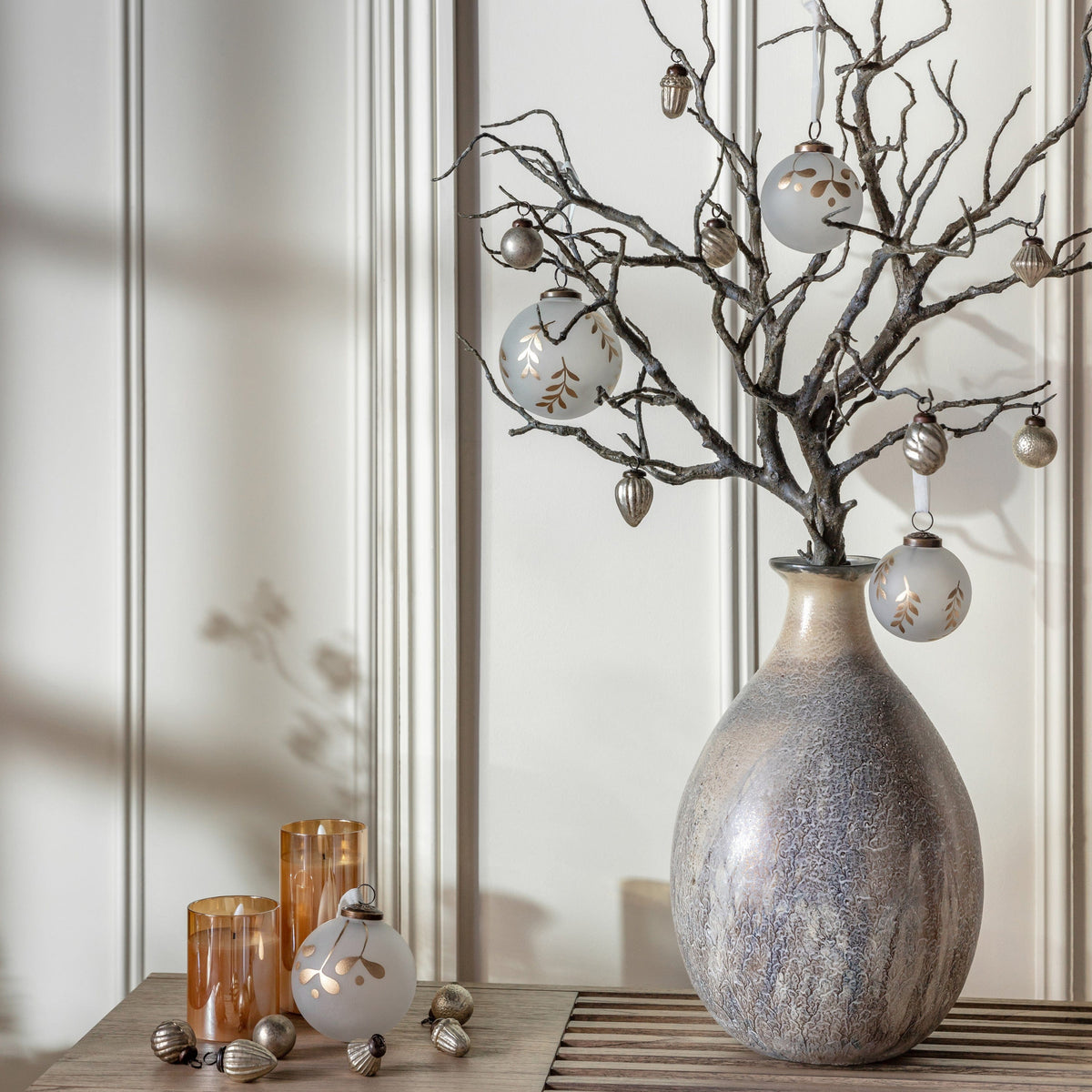 Bodhi Gifts & Hampers Mistel Baubles White Gold Set of 4 Large House of Isabella UK