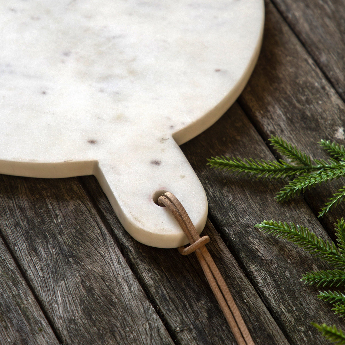 Bodhi Gifts & Hampers Novi Round Cheese Board White Marble House of Isabella UK