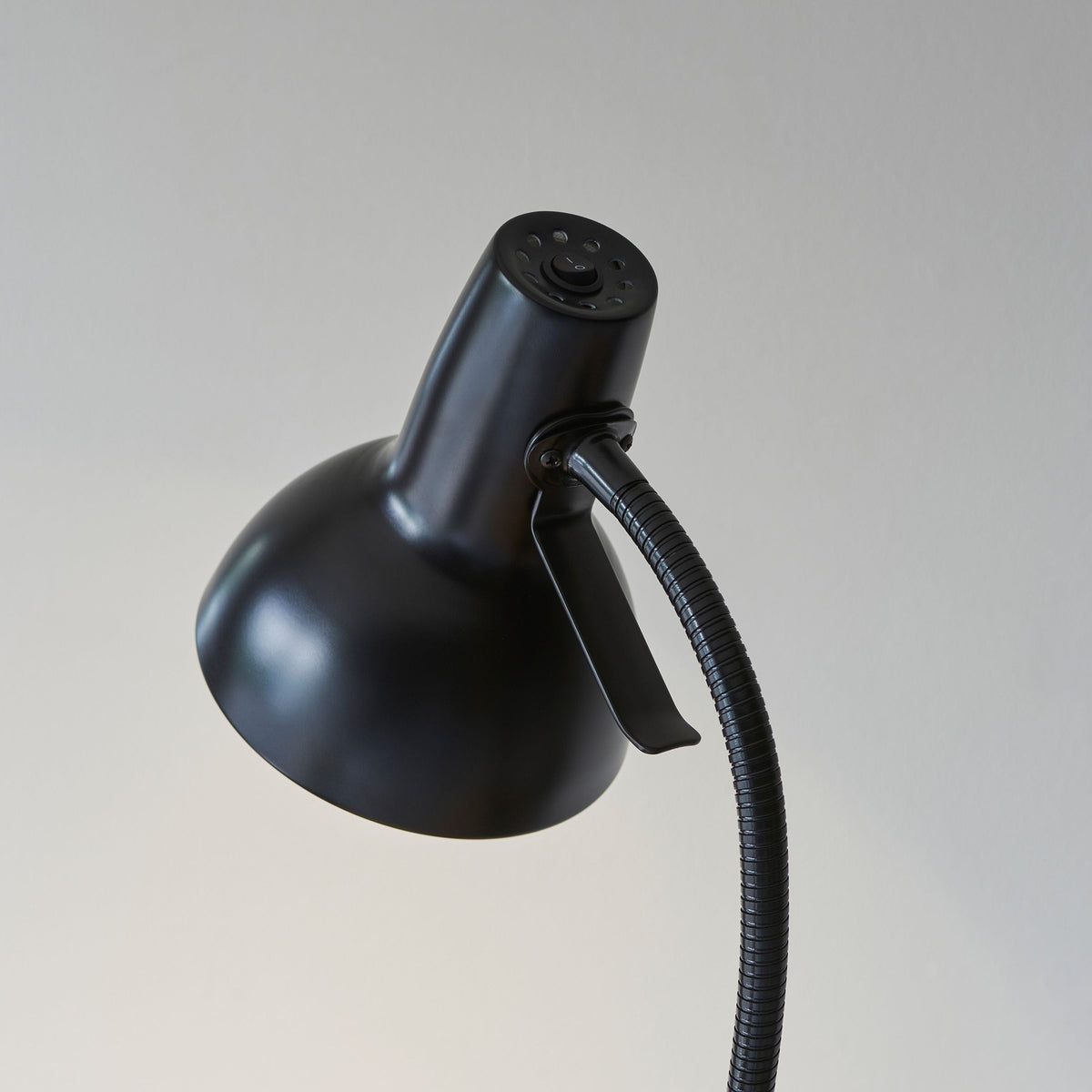 Amalfi Floor Lamp Black.