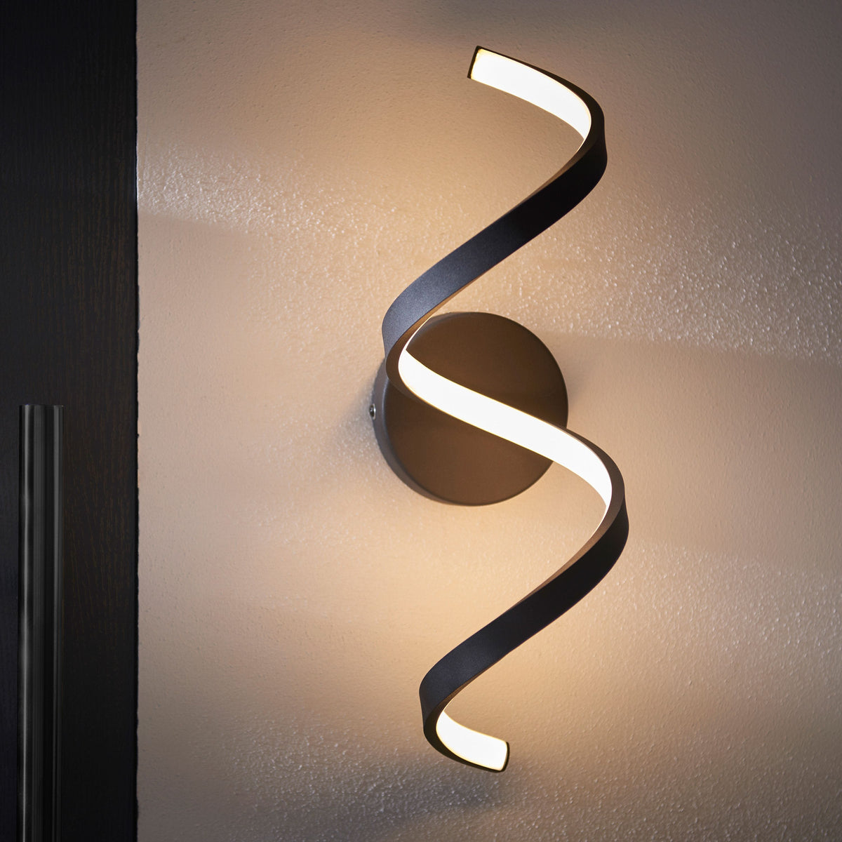 Askham Outdoor 1 Wall Light Black.