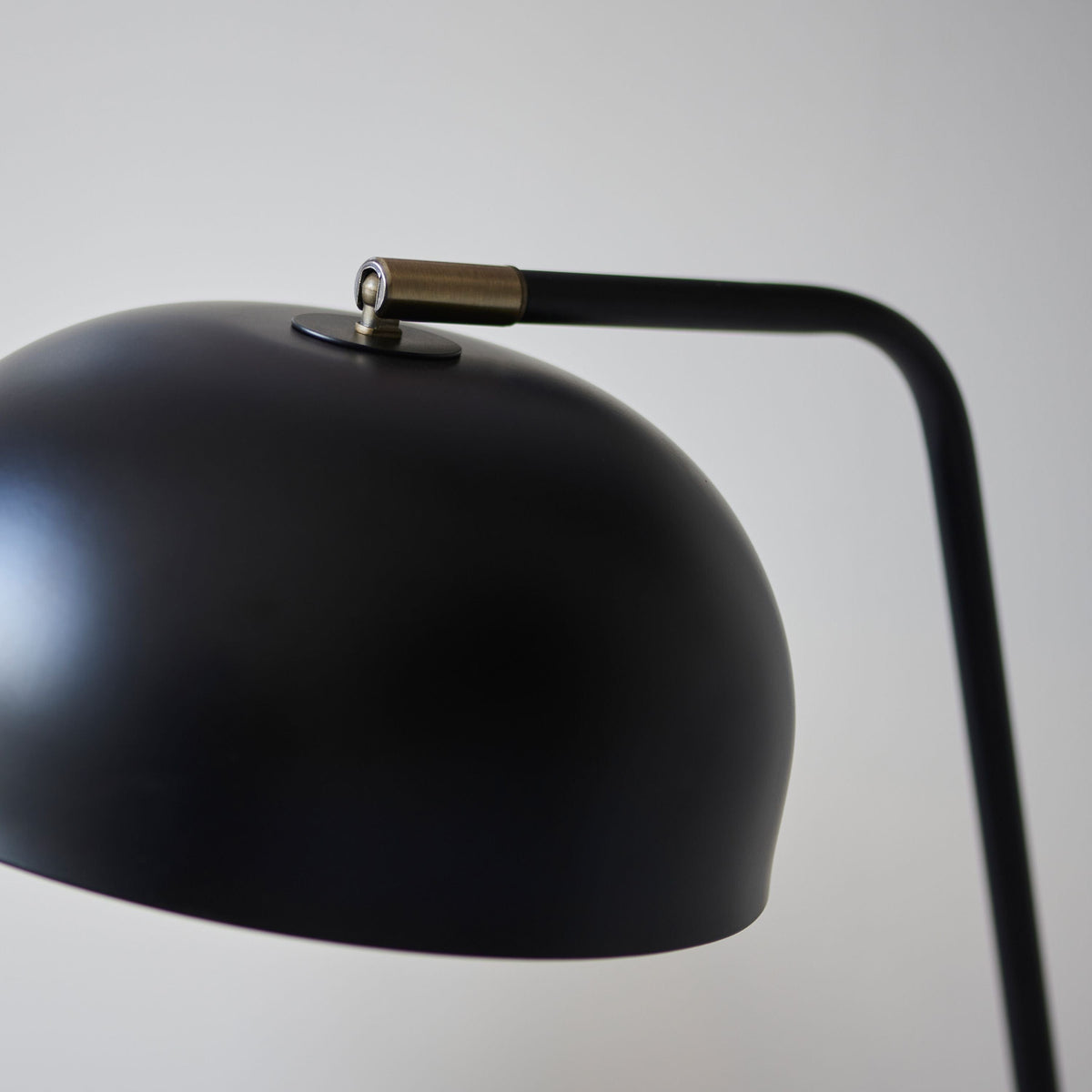 Brair 1 Table Lamp Matt Black & Antique Brass.