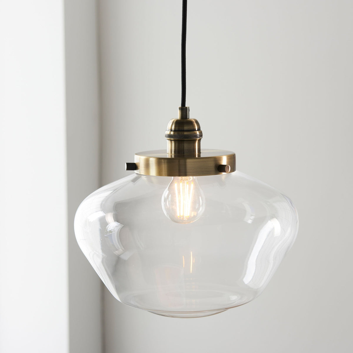 Camenbey 1 Pendant Light Antique Brass Clear.