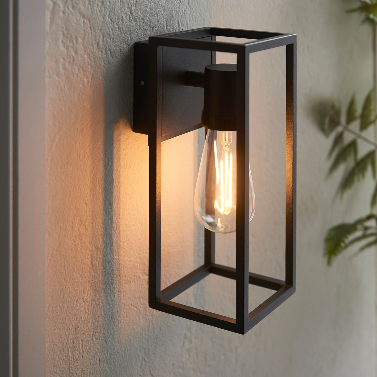 Chelwood Wall Light.