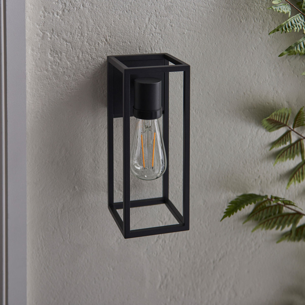 Chelwood Wall Light.