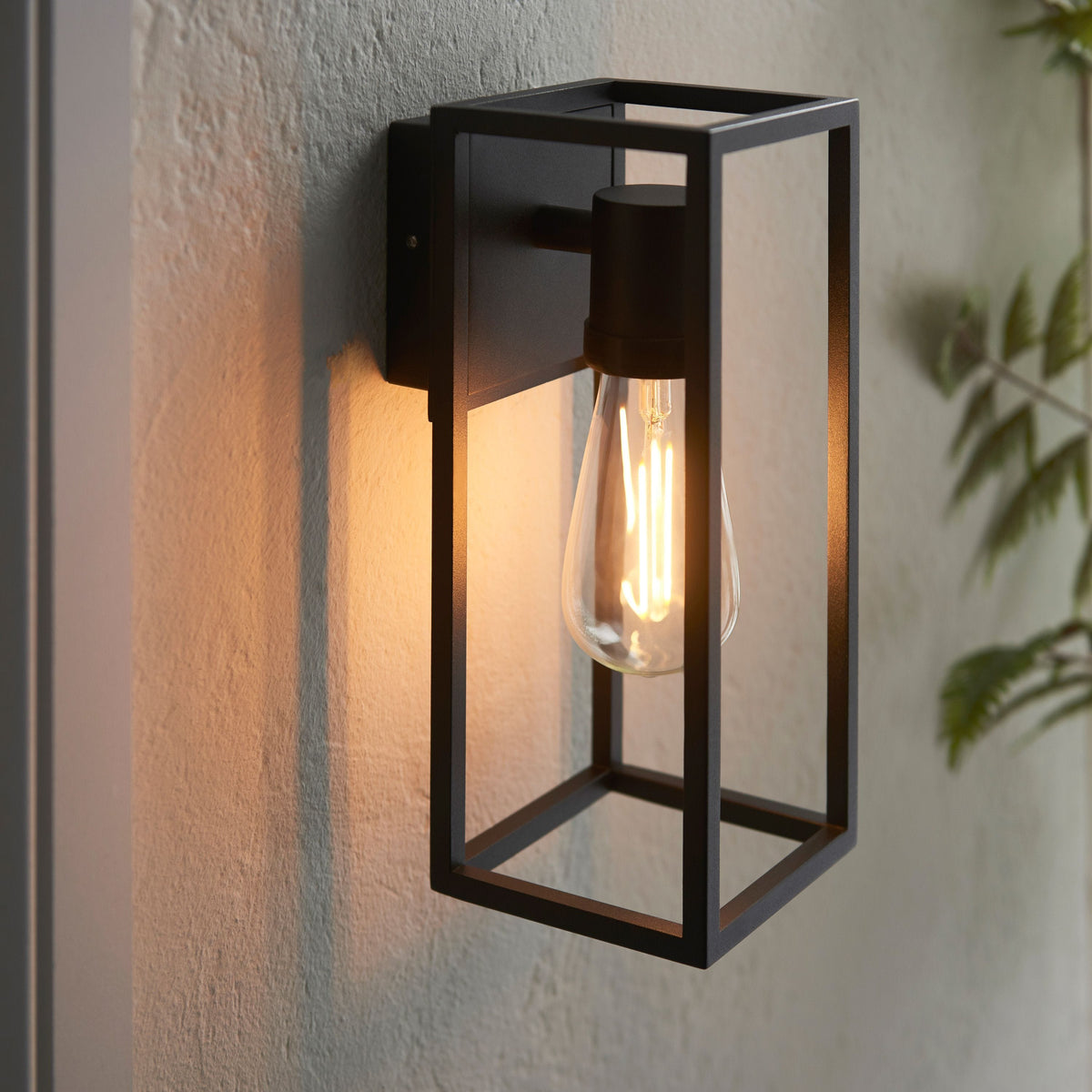 Chelwood Wall Light.
