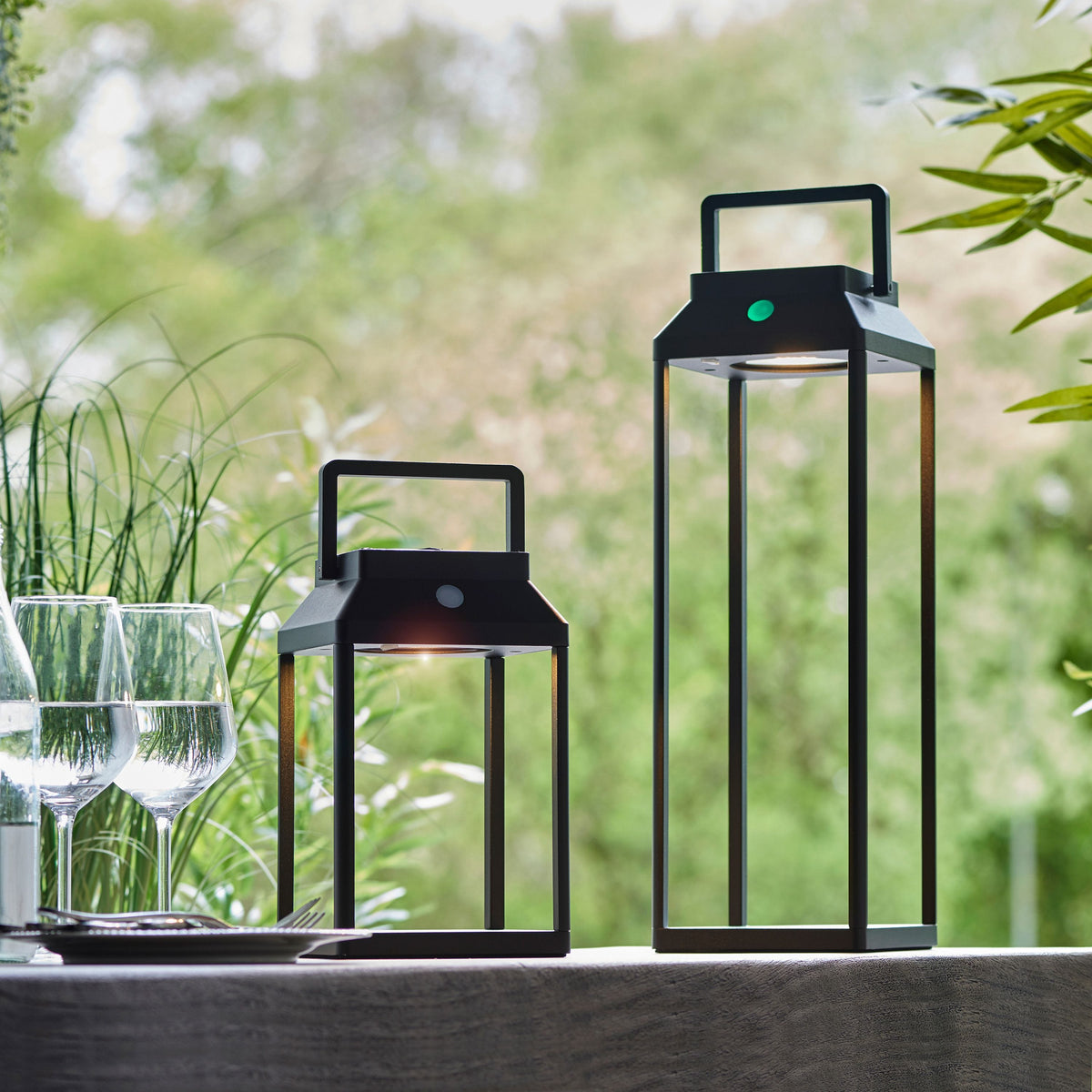 Crookdake Outdoor Table Lamp.